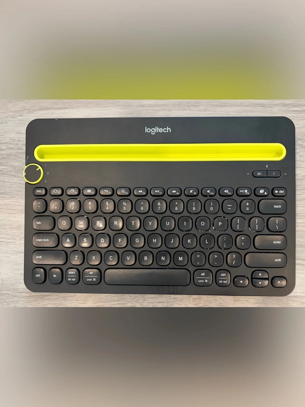 Logitech K480 Bluetooth Multi-Device Keyboard Black Yellow